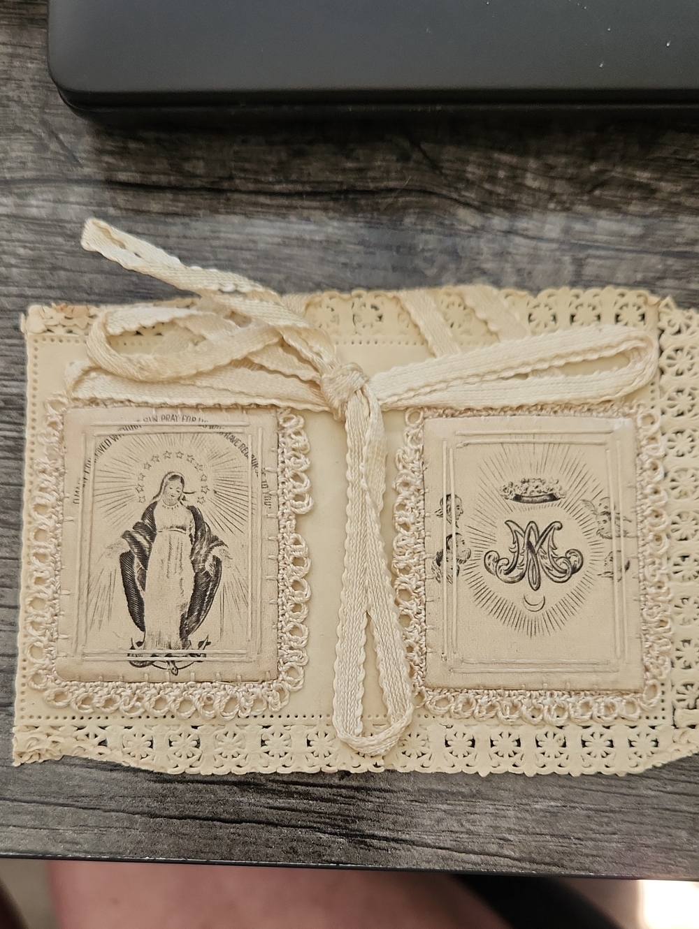 Vintage Lace Devotional Card Holder
